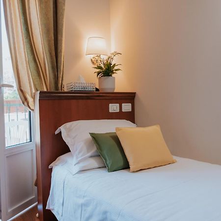Hotel Flora Stresa Ngoại thất bức ảnh