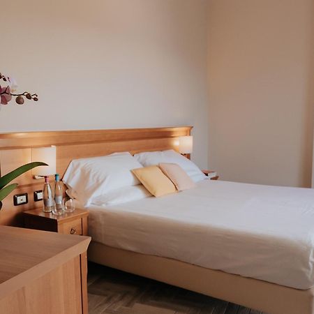 Hotel Flora Stresa Ngoại thất bức ảnh