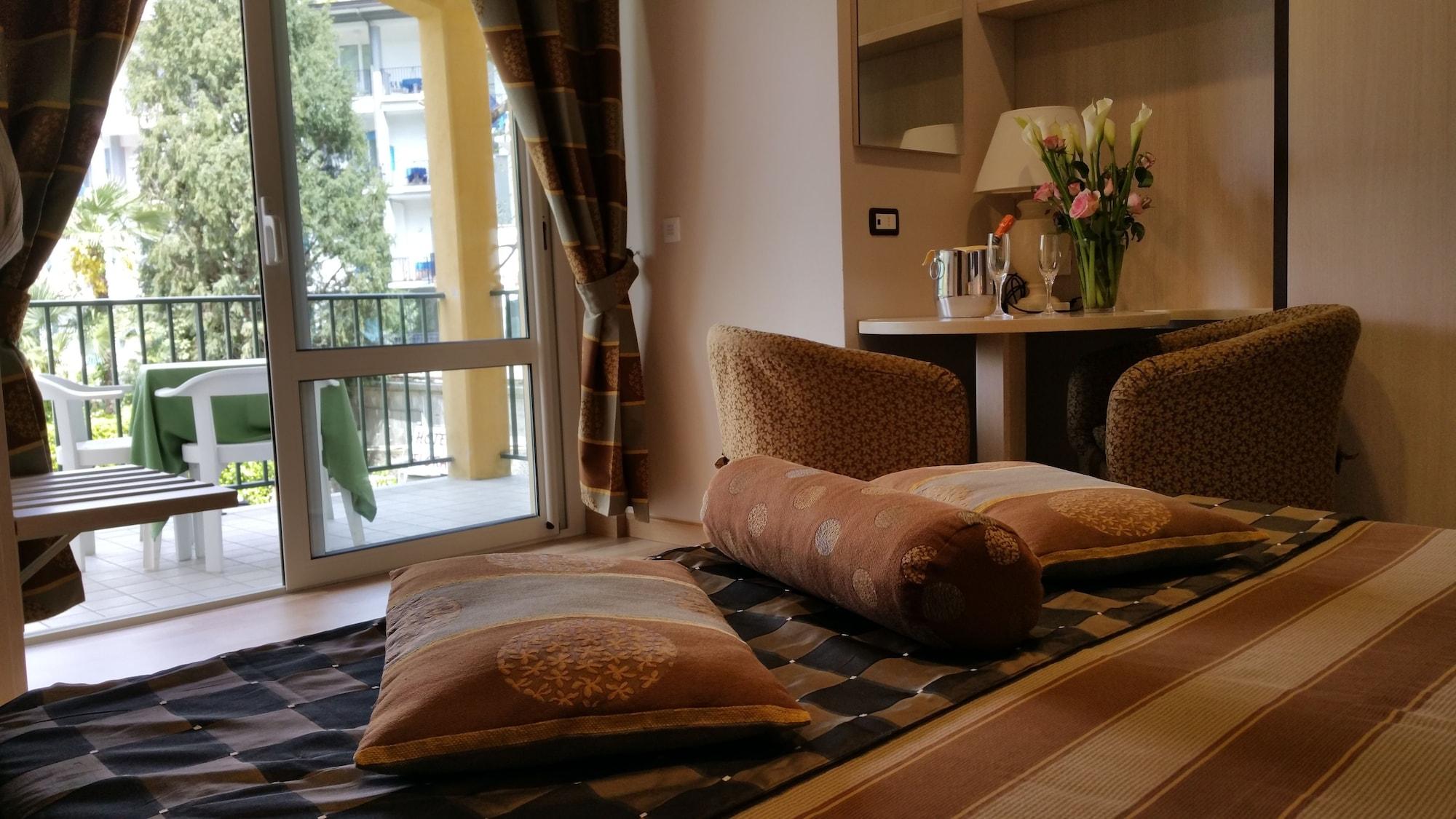 Hotel Flora Stresa Ngoại thất bức ảnh