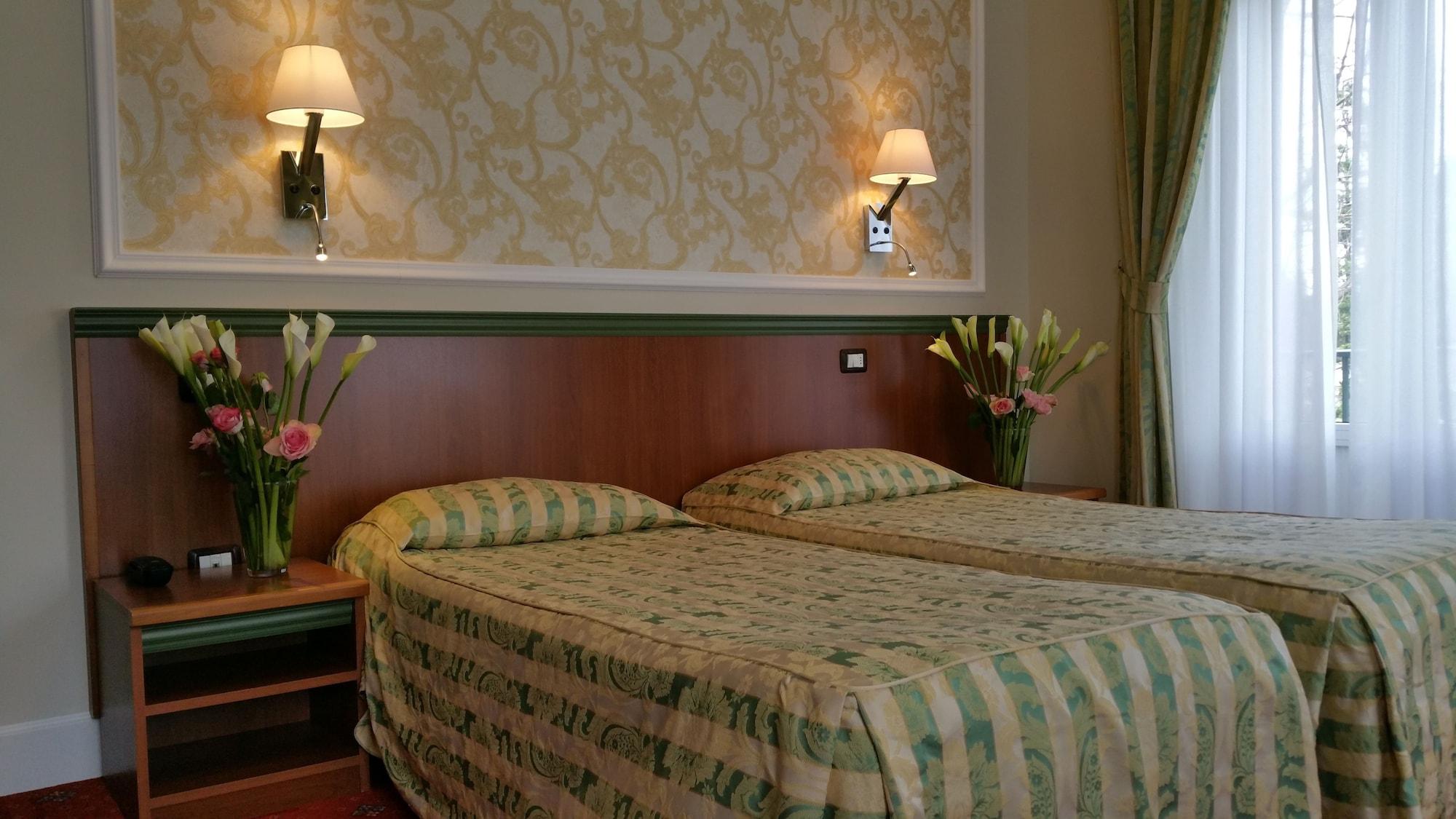 Hotel Flora Stresa Ngoại thất bức ảnh