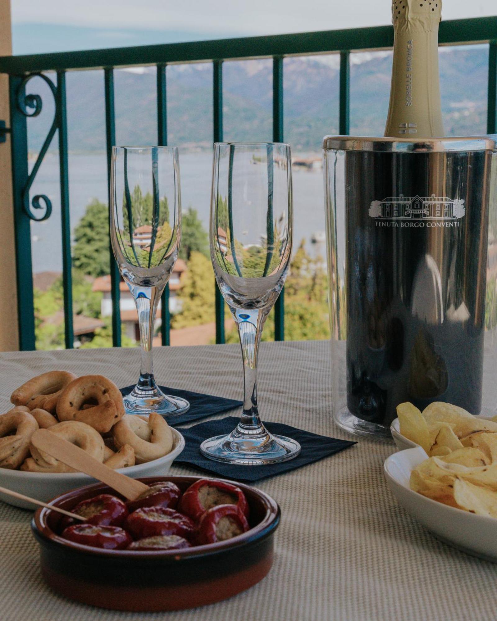 Hotel Flora Stresa Ngoại thất bức ảnh